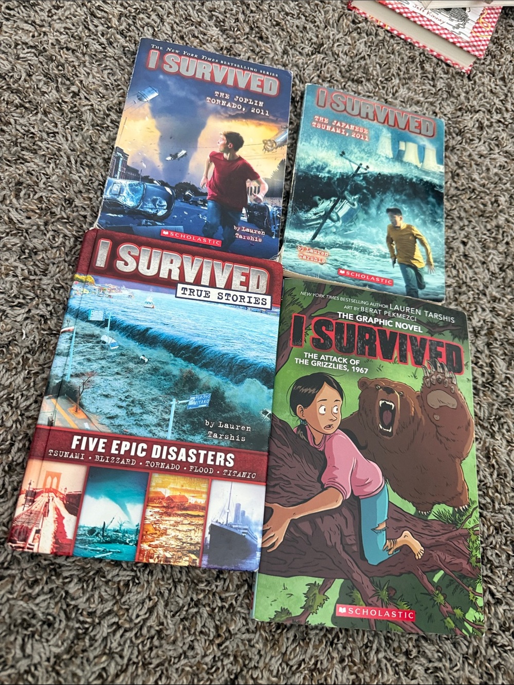 Scholastic I Survived Book Bundle - Blue, Red, Green